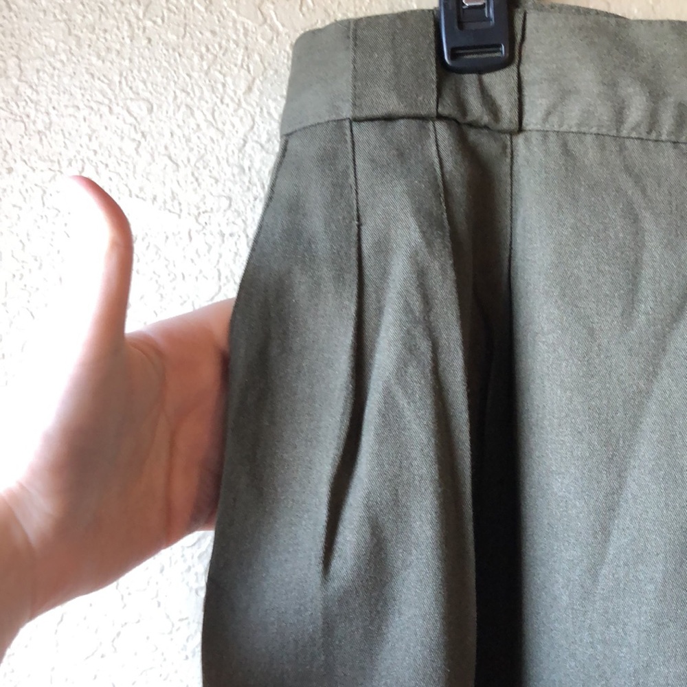 Vintage 90’s Pleated Front Olive Green Pants by Dress Barn size 14 - Picture 5 of 7